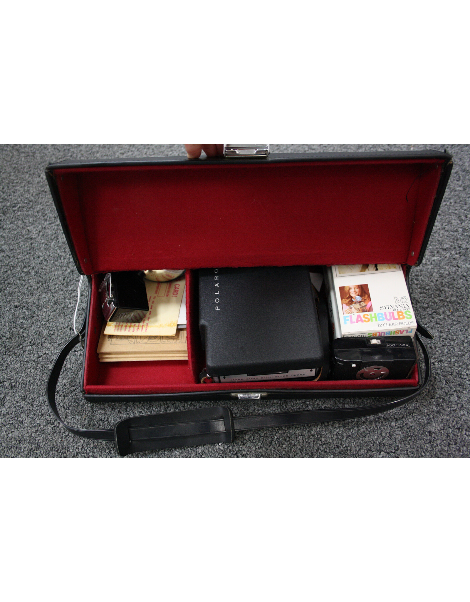 Polaroid Polaroid Automatic 240 Land Camera with Case and Accessoires | UNTESTED