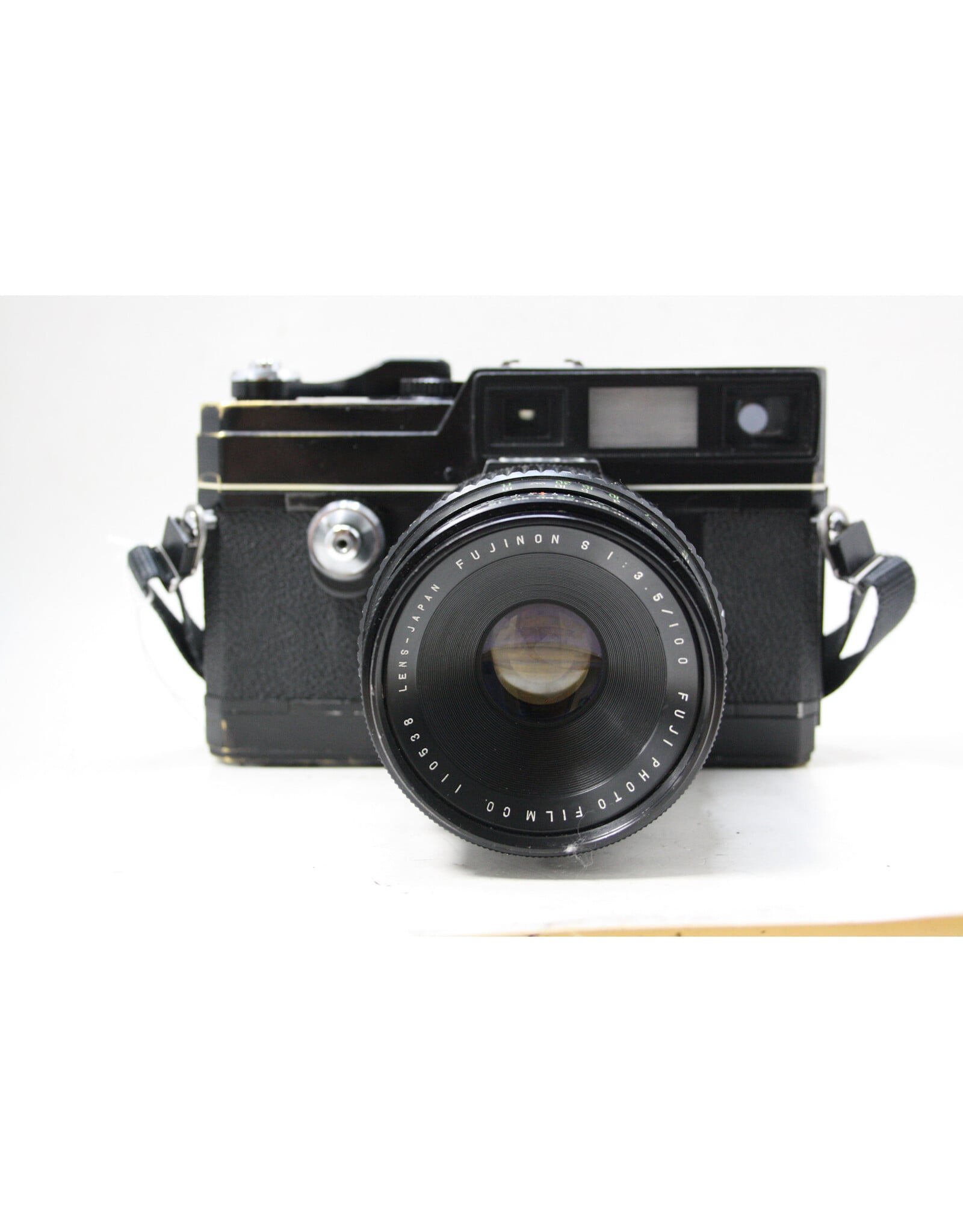 FUjica Fujica GL690 6x9 Rangefinder Film Camera with Fujinon 100mm F/ 3.5 Lens (Pre-Owned)