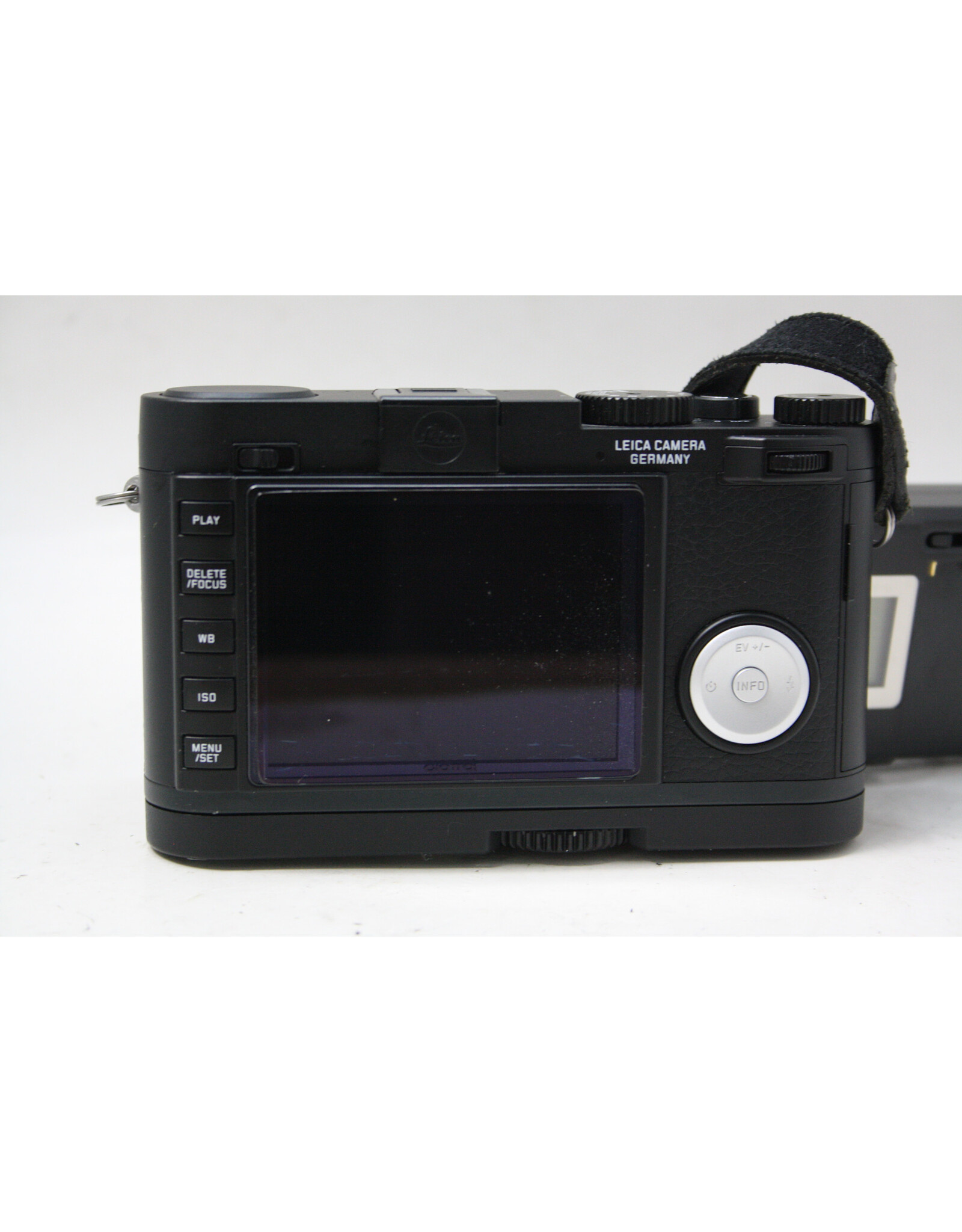 Leica X Vario Compact Digital Camera w/ Vario Elmar 28-70 mm f/3.5-6.4 ASP (Pre-owned)