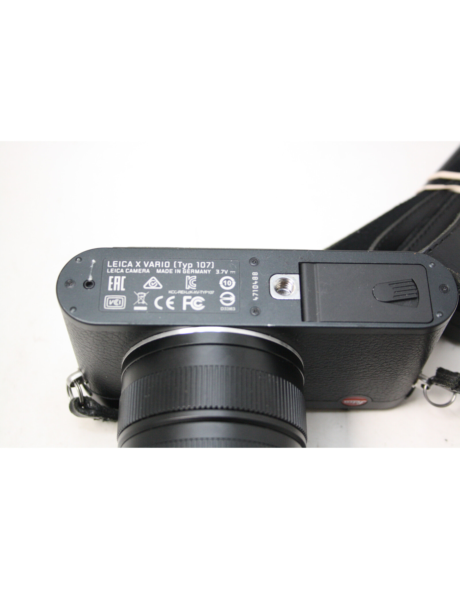 Leica X Vario Compact Digital Camera w/ Vario Elmar 28-70 mm f/3.5-6.4 ASP (Pre-owned)