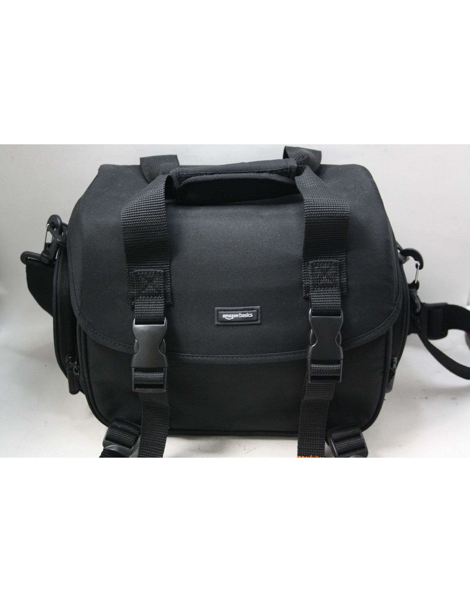 Amazon Amazon Basics Black Gadget Bag