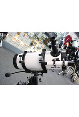 Meade White Meade Newtonian D=114 mm  F=1000mm f/8.8   w/ manual mount, tripod, and finder