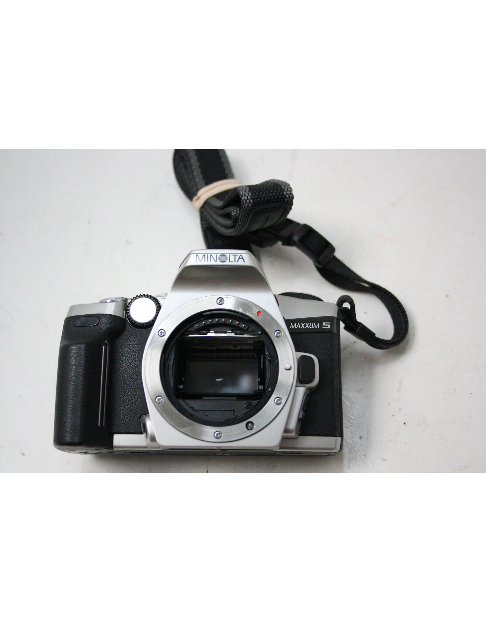 Minolta Minolta Maxxum 5 35mm Film Camera with 28-80mm 3.5-5.6 D (TESTED)