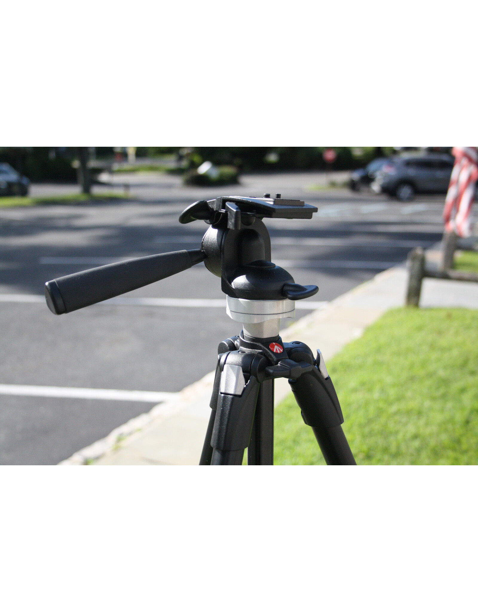Bogen/Manfrotto Manfrotto 190XDB Tripod W/ Manfrotto 390RC2 3 Way Swivel Head