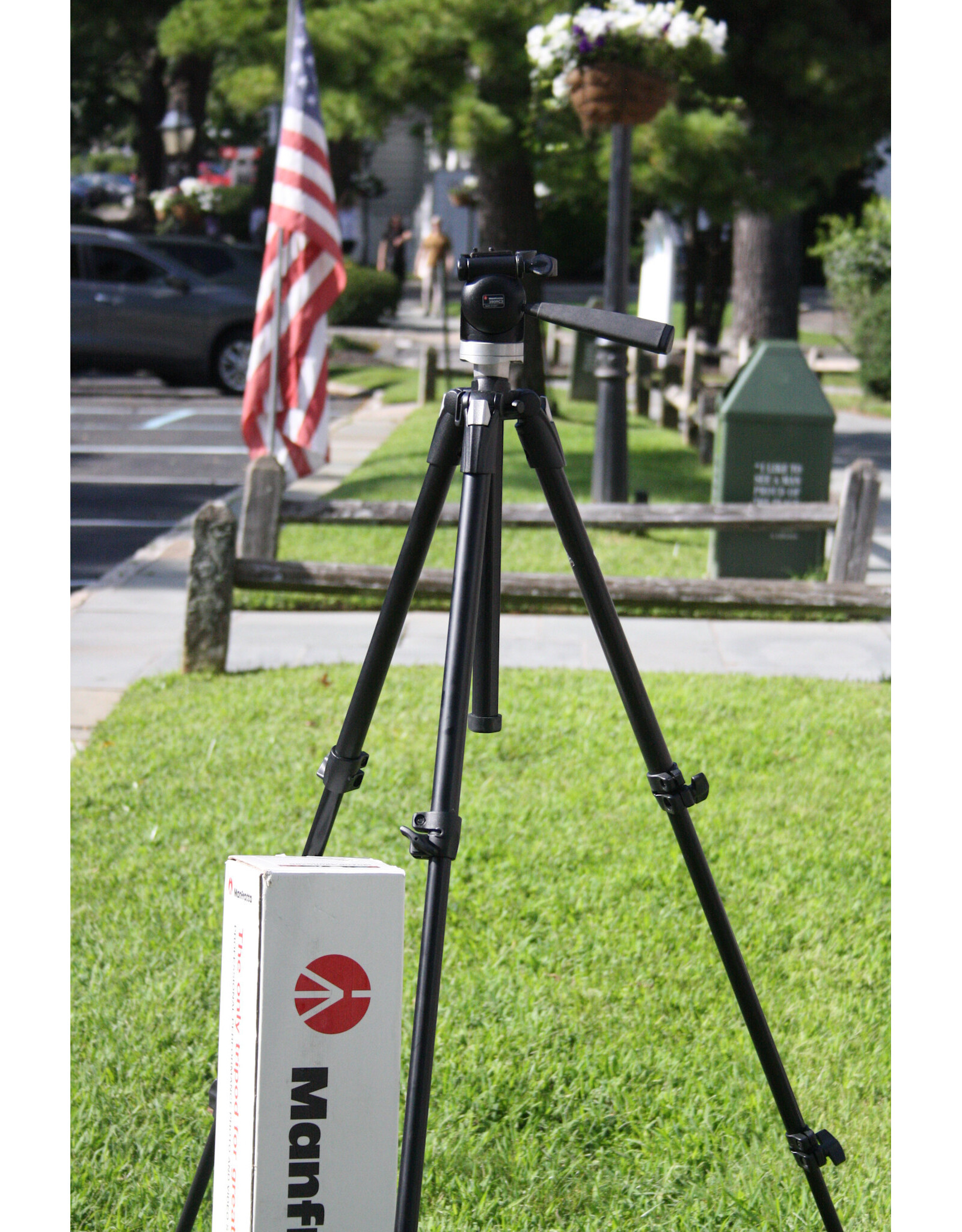 Bogen/Manfrotto Manfrotto 190XDB Tripod W/ Manfrotto 390RC2 3 Way Swivel Head
