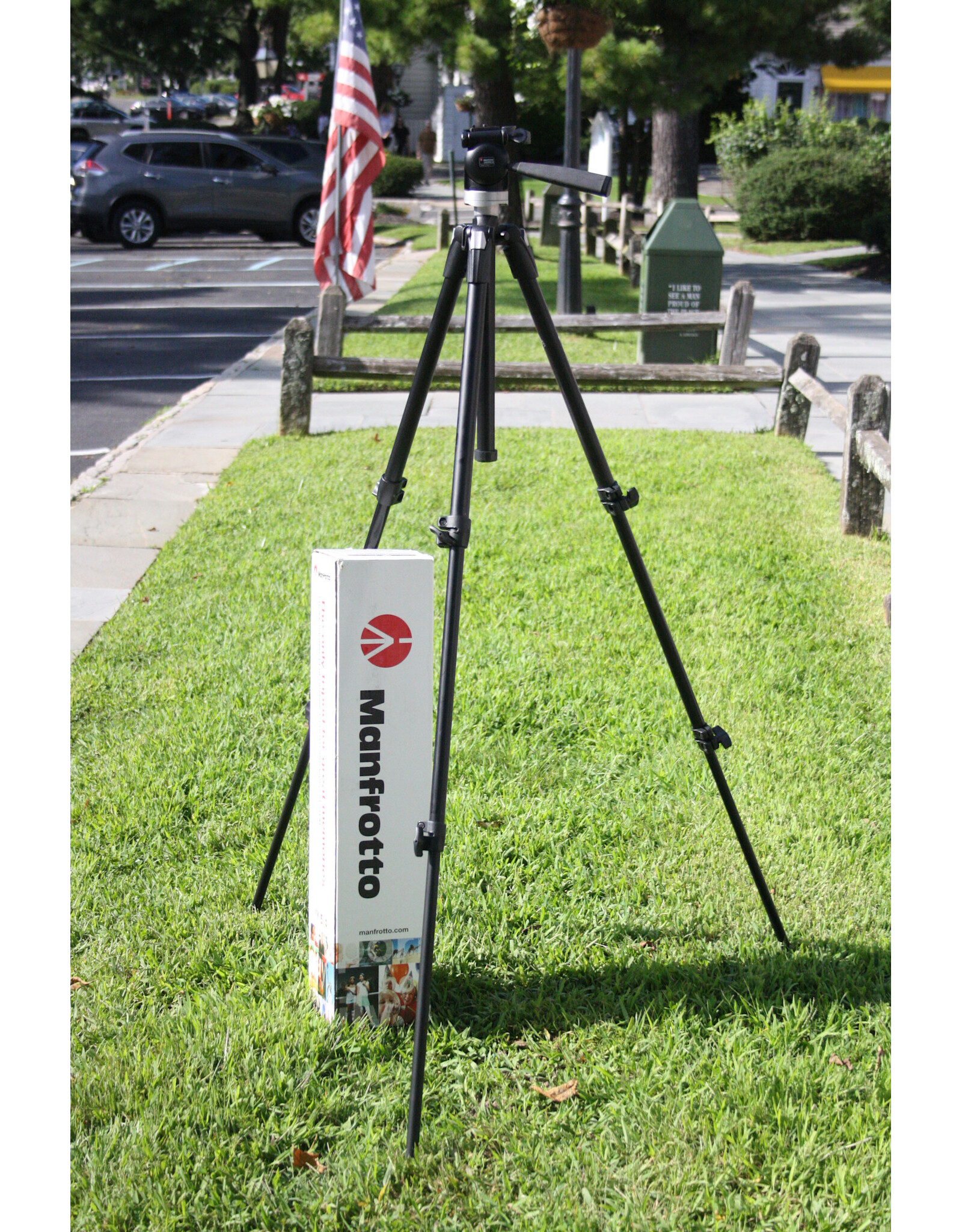 Bogen/Manfrotto Manfrotto 190XDB Tripod W/ Manfrotto 390RC2 3 Way Swivel Head