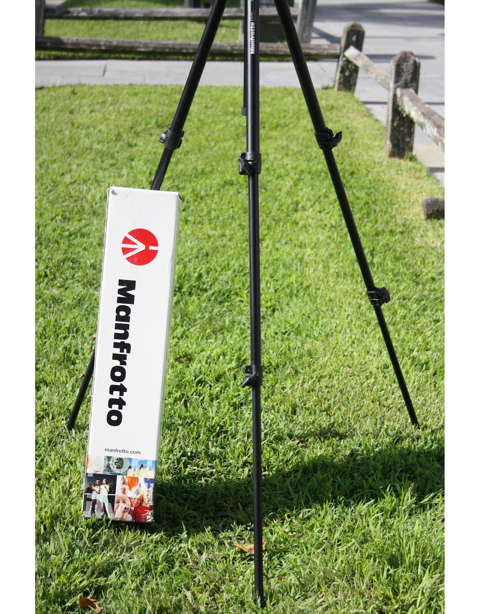 Bogen/Manfrotto Manfrotto 190XDB Tripod W/ Manfrotto 390RC2 3 Way Swivel Head