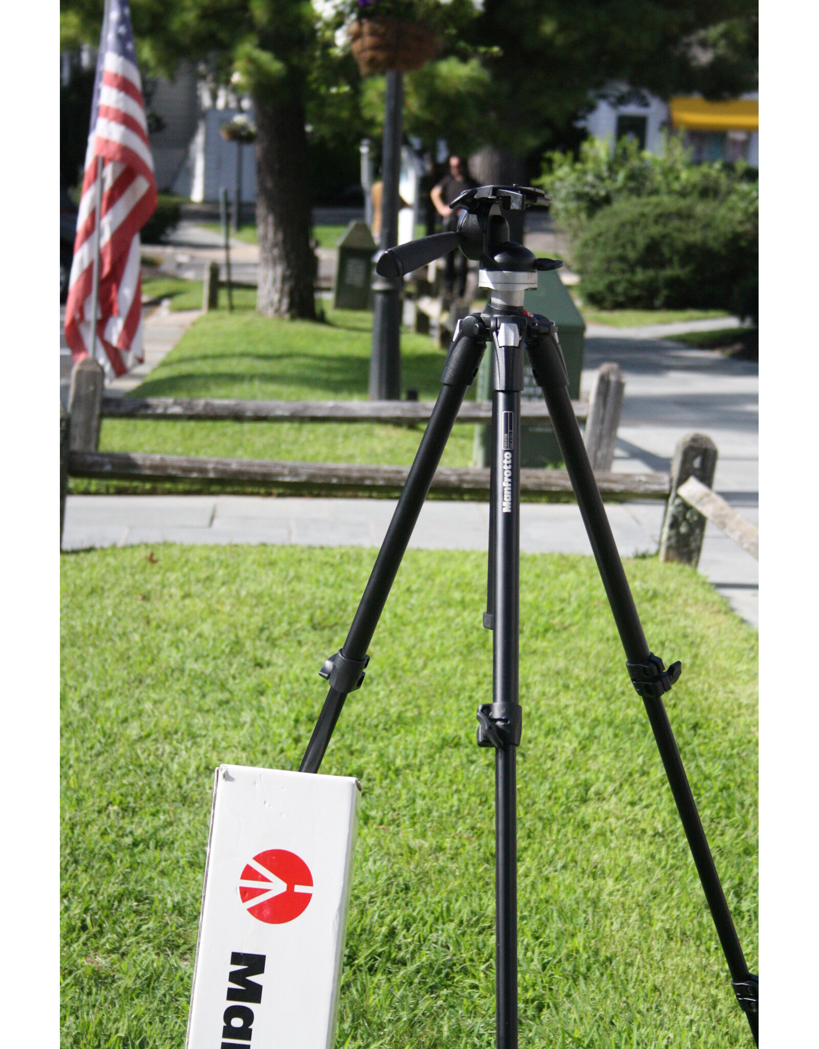 Bogen/Manfrotto Manfrotto 190XDB Tripod W/ Manfrotto 390RC2 3 Way Swivel Head