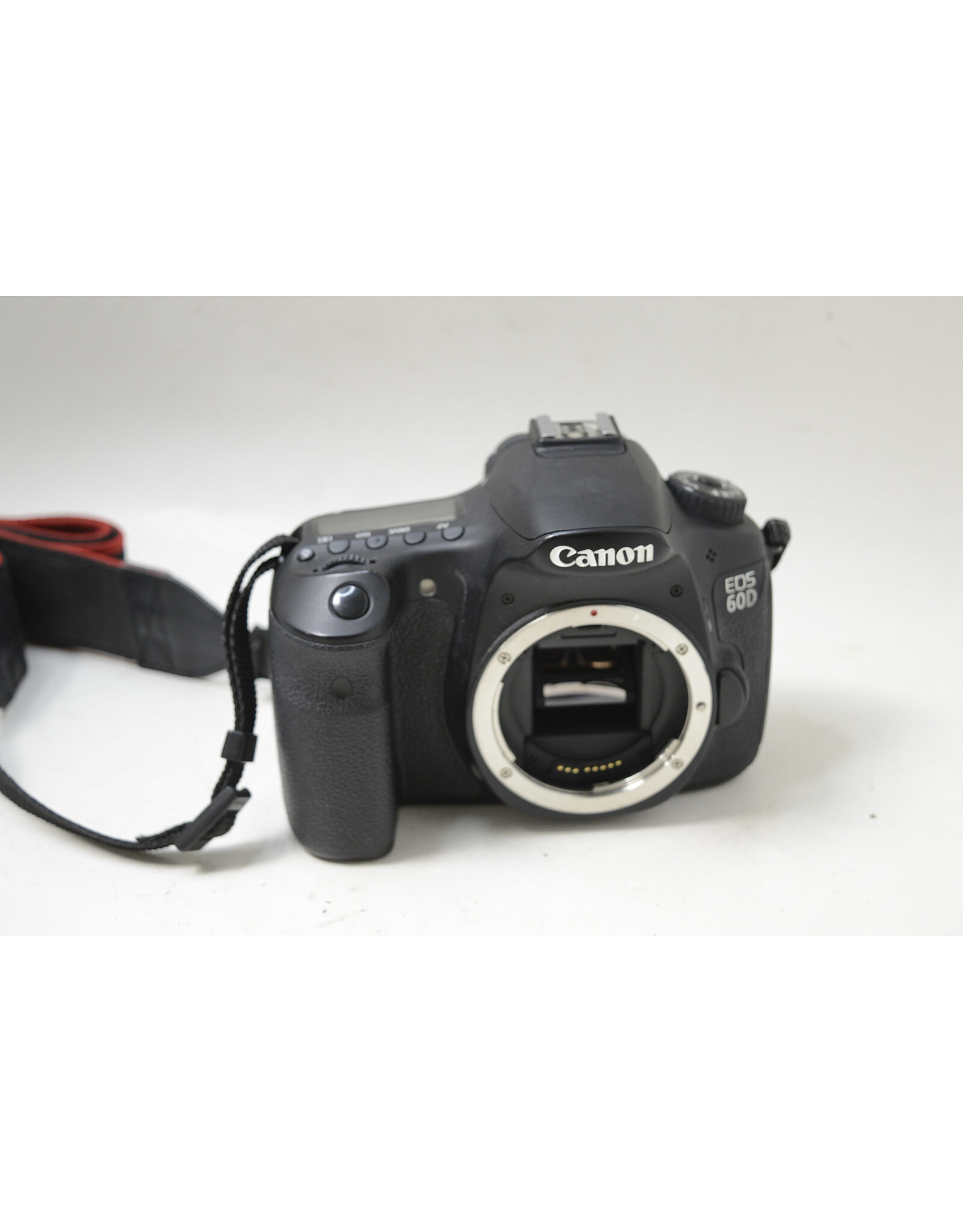 Canon EOS 60D 18MP DSLR Camera w/ EF-S 18-135mm IS Lens with Charger & 2 Batteries