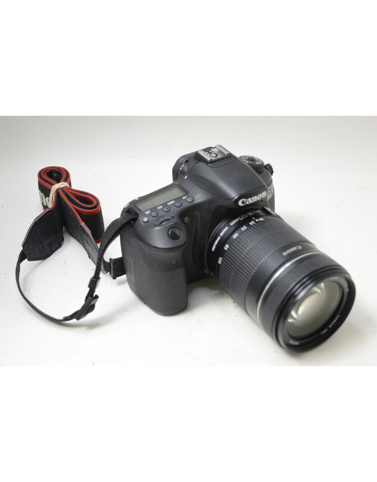 Canon EOS 60D 18MP DSLR Camera w/ EF-S 18-135mm IS Lens with Charger & 2 Batteries