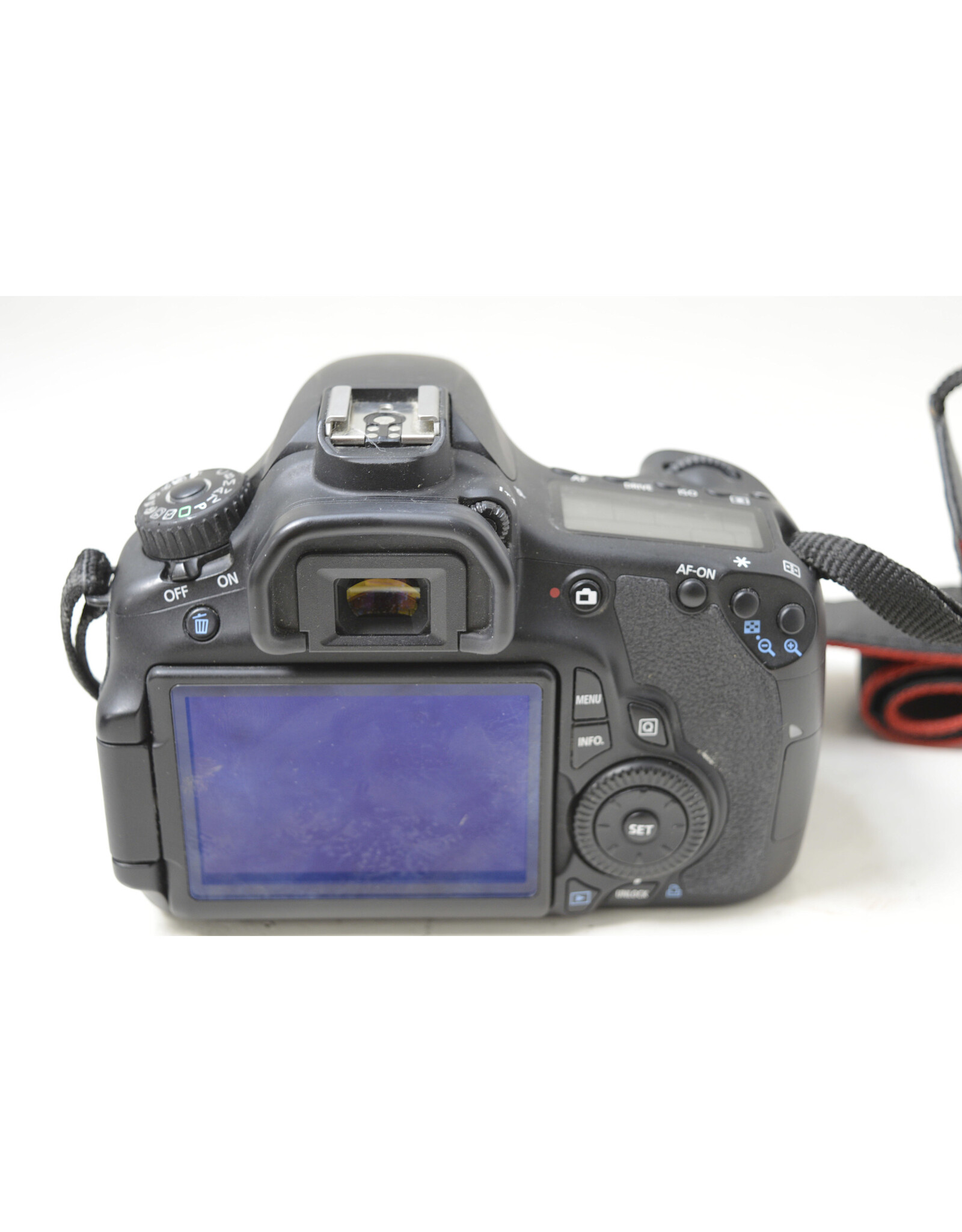 Canon EOS 60D 18MP DSLR Camera w/ EF-S 18-135mm IS Lens with Charger & 2 Batteries