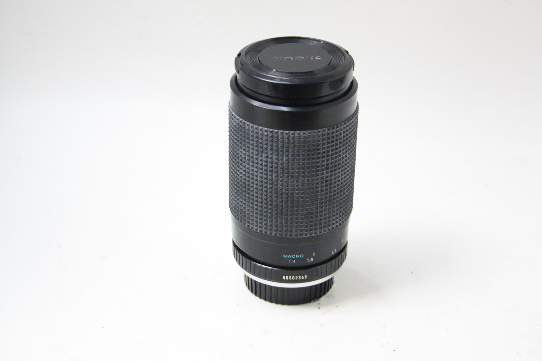Minolta MD Manual Focus 70-300mm 4.5-5.6D Lens (NOT Sony/Maxxum