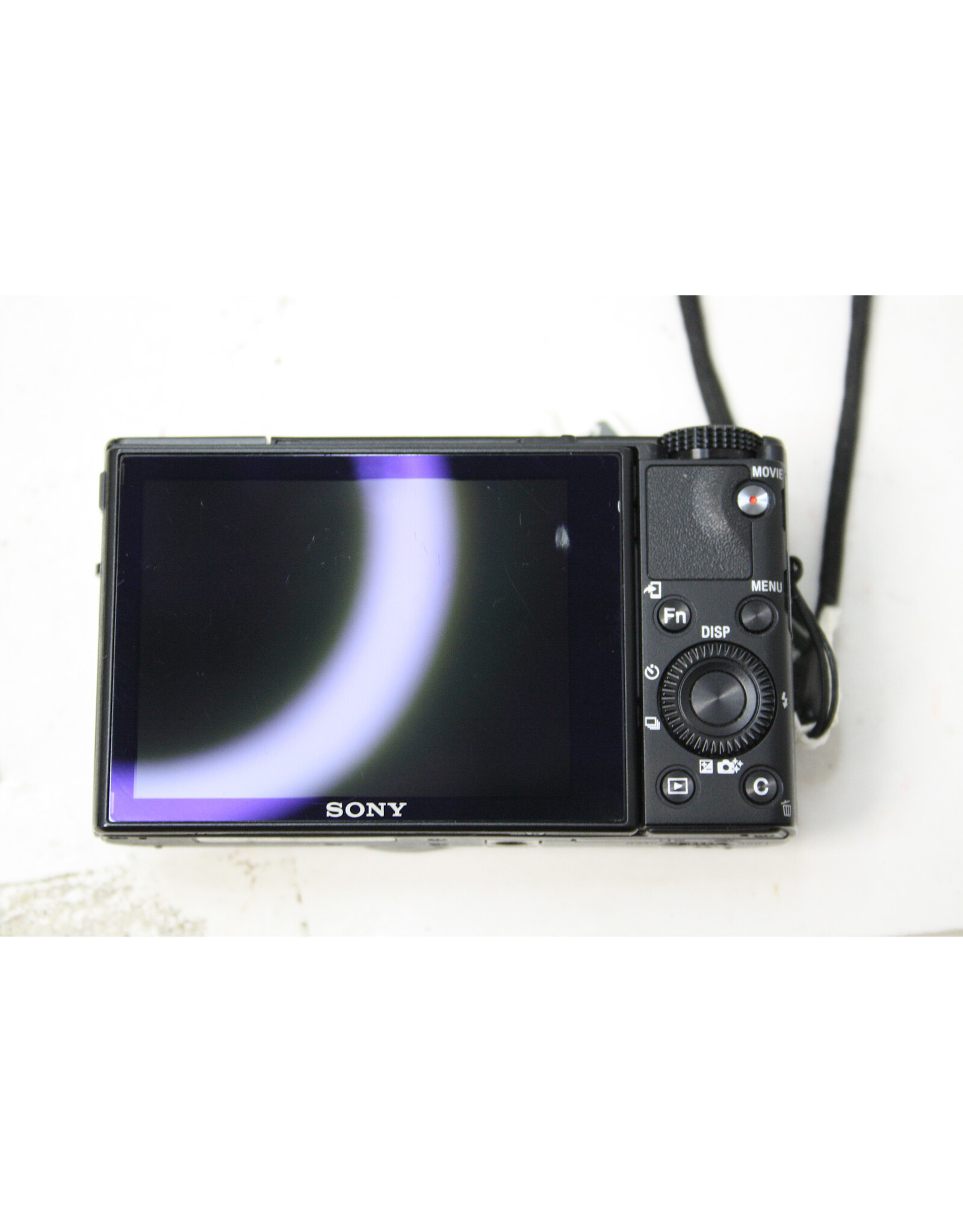 Sony Cyber-shot DSC-RX100 IV(M4) 20.1MP, 2.9x Zoom Compact Digital Camera with Case (Pre-Owned)