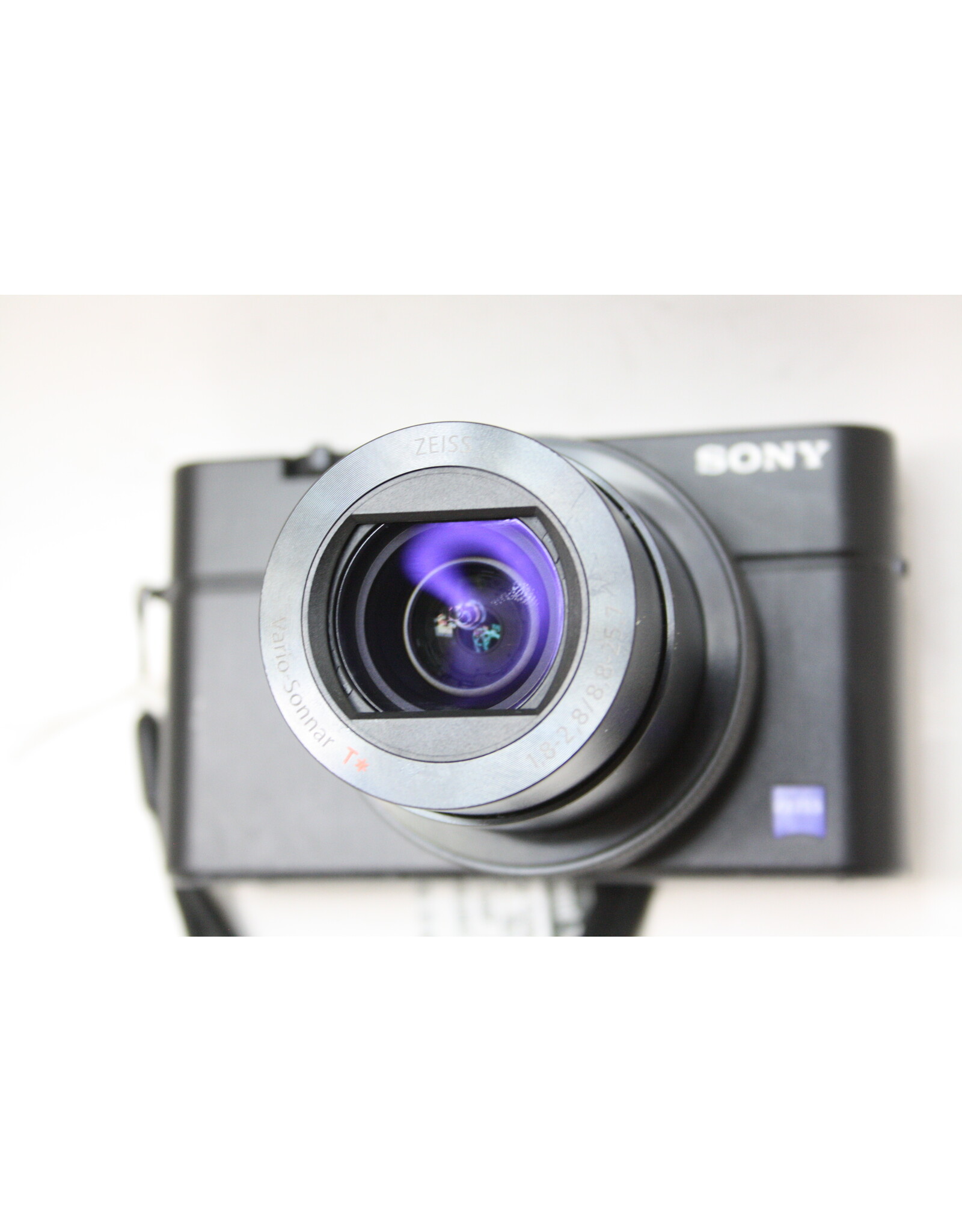 Sony Cyber-shot DSC-RX100 IV(M4) 20.1MP, 2.9x Zoom Compact Digital Camera with Case (Pre-Owned)