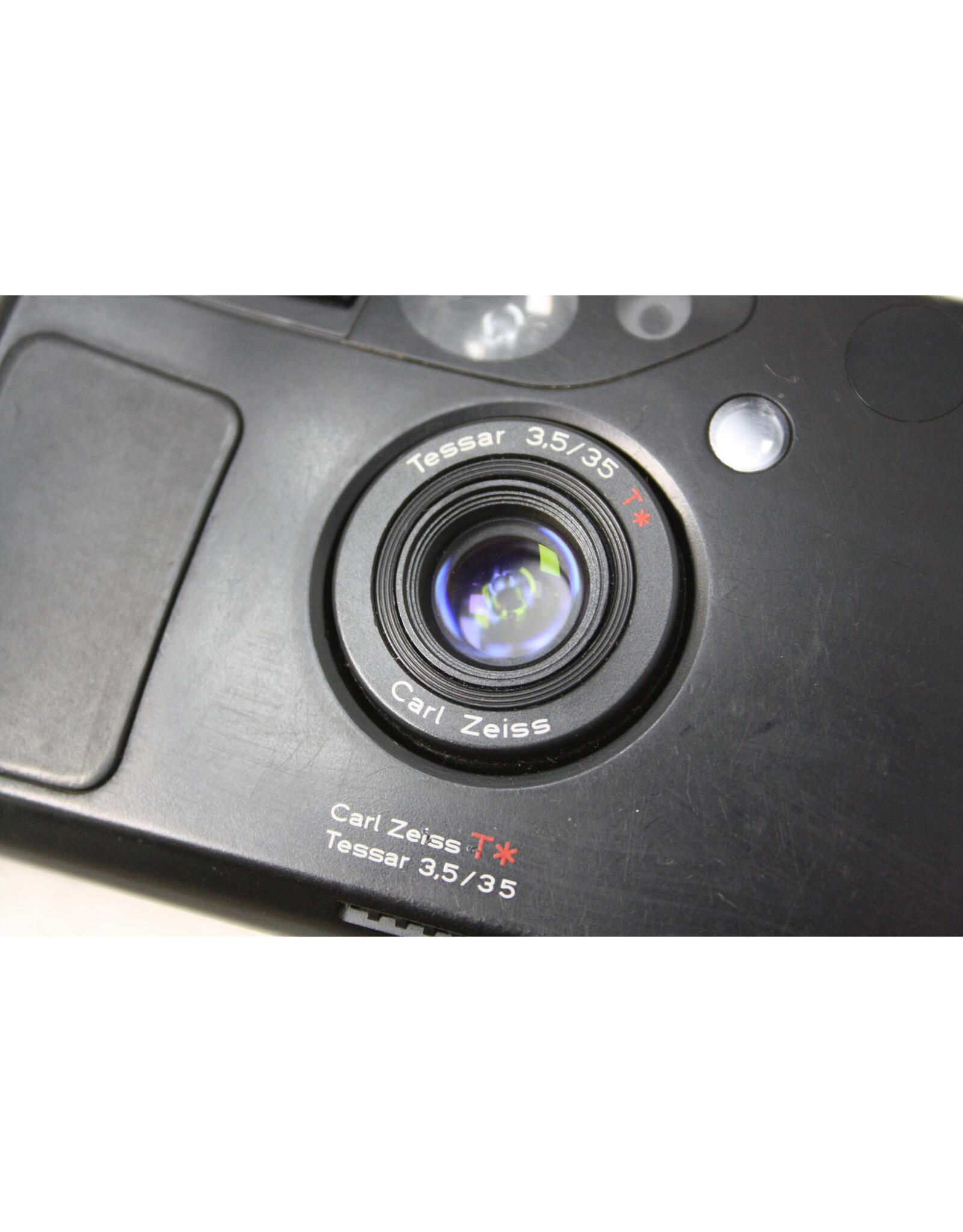Yashica Yashica T4 Super D Film Camera w/35mm f3.5 T* lens Point and Shoot Film Camera (Pre-Owned)