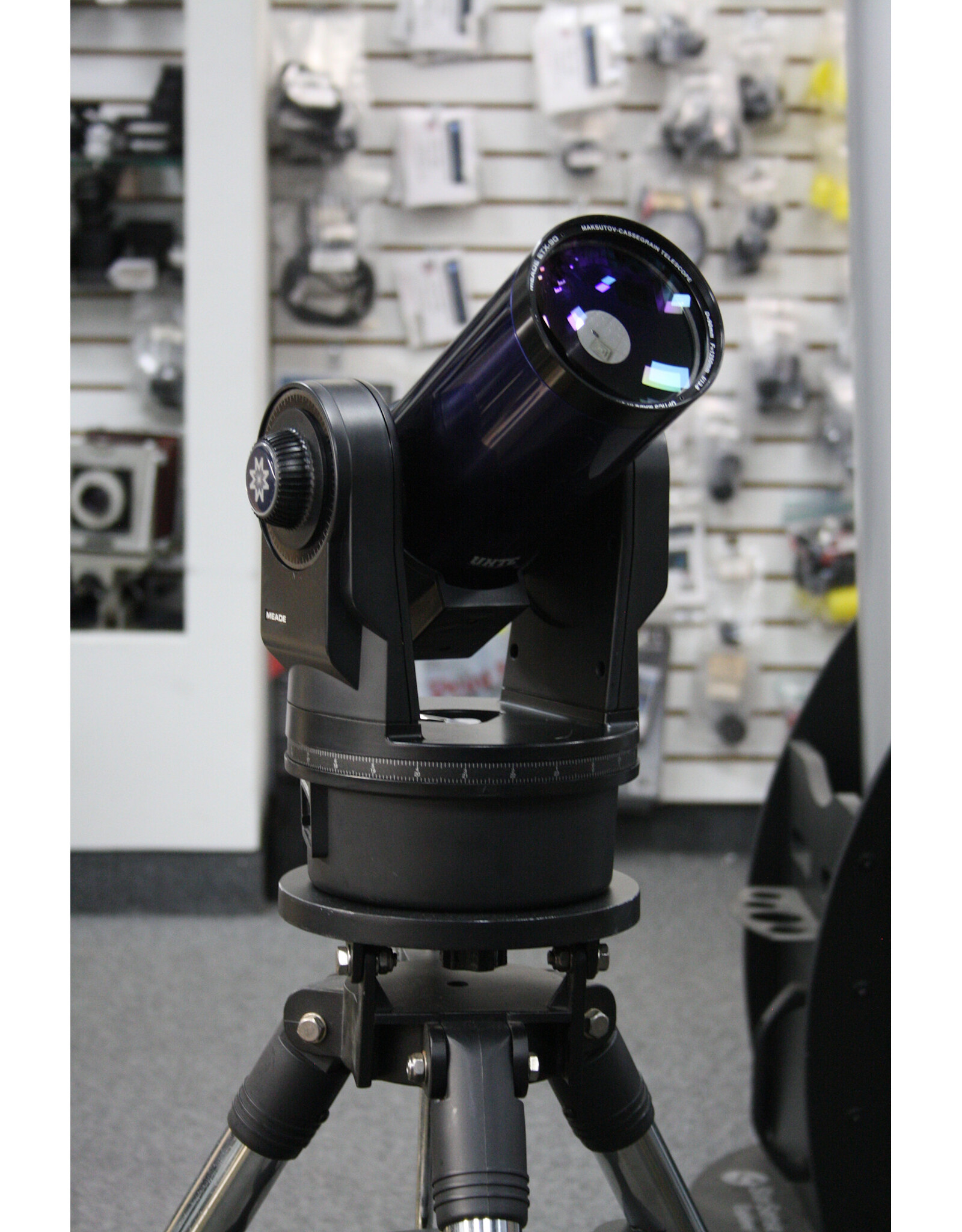 Meade Meade GOTO ETX 90  Telescope with Stainless Steel Tripod, and Autostar Controller (Pre-Owned)