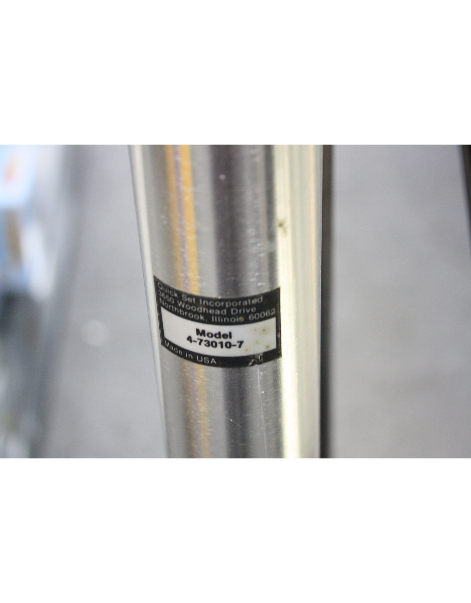 Quickset QuickSet 4-73010-7 Tripod With Quickset Head 4-72011-6 Camera Video production (Pre-owned)