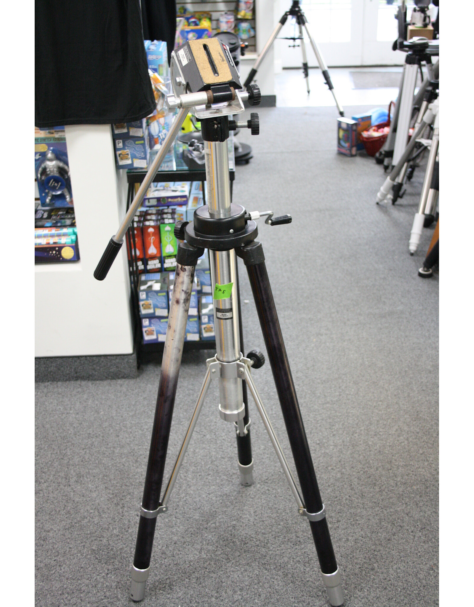 Quickset QuickSet 4-73010-7 Tripod With Quickset Head 4-72011-6 Camera Video production (Pre-owned)