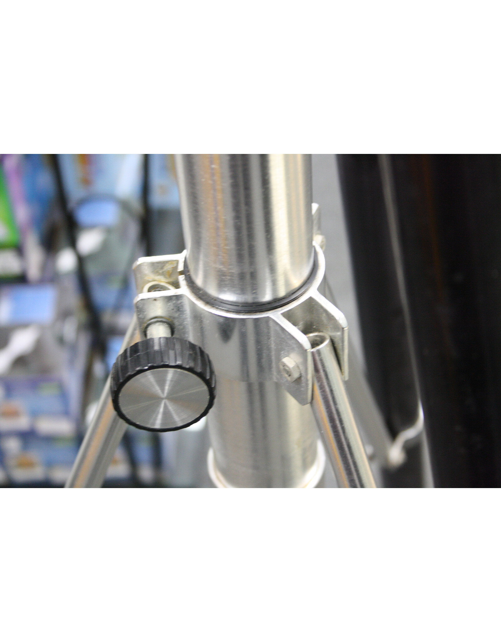 Quickset QuickSet 4-73010-7 Tripod With Quickset Head 4-72011-6 Camera Video production (Pre-owned)