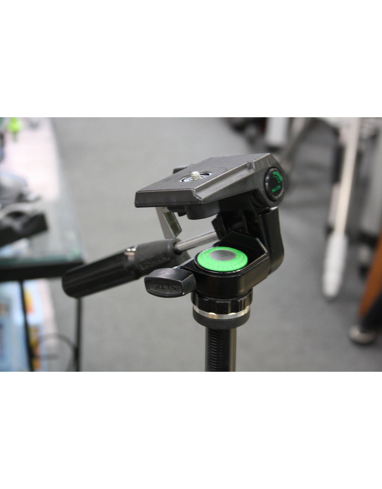 Slik SLIK Universal U-112 Tripod with 3-Way Pan Head Japan Made (Pre-owned)