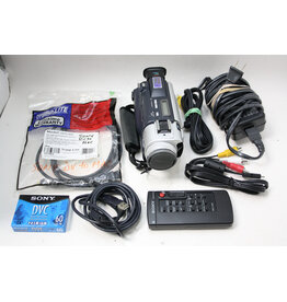 Sony Digital Handycam DCR-TRV17 w/ Cables & WORKING REMOTE!!