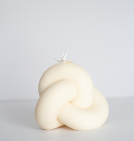 Northern Rose Naomi Knot Candle