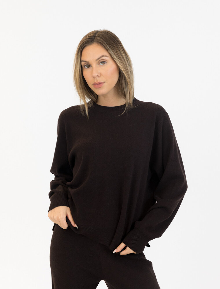 Lyla + Luxe Crewneck Pullover