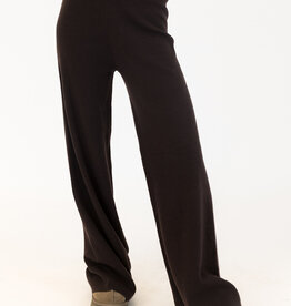 Lyla + Luxe Pant