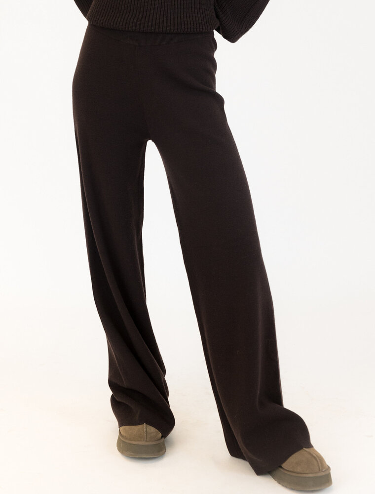 Lyla + Luxe Pant