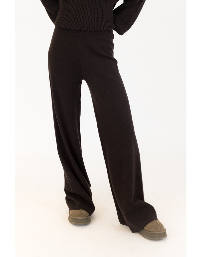 Lyla + Luxe Pant