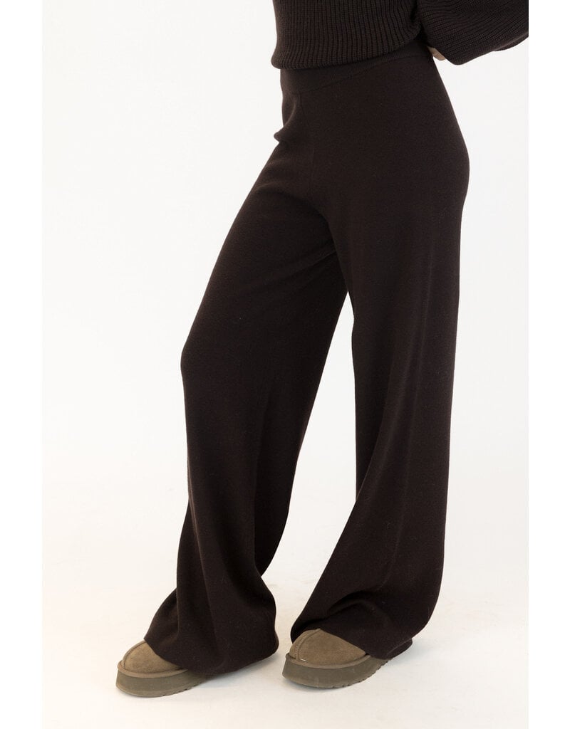 Lyla + Luxe Pant