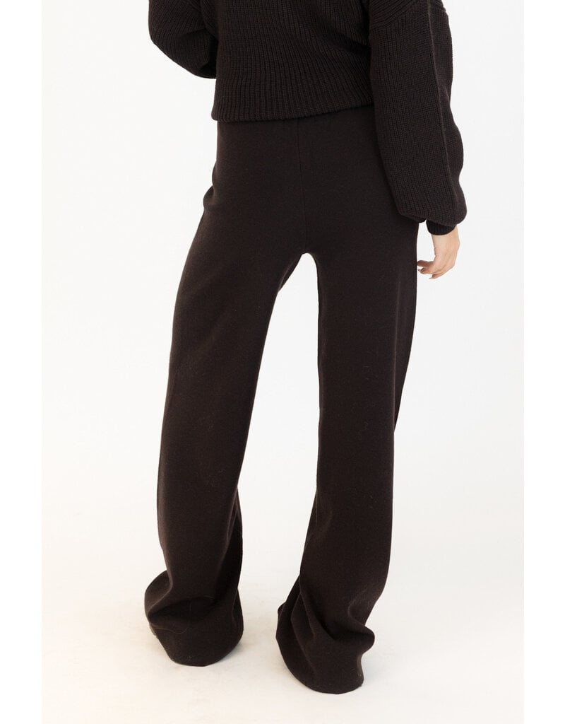 Lyla + Luxe Pant