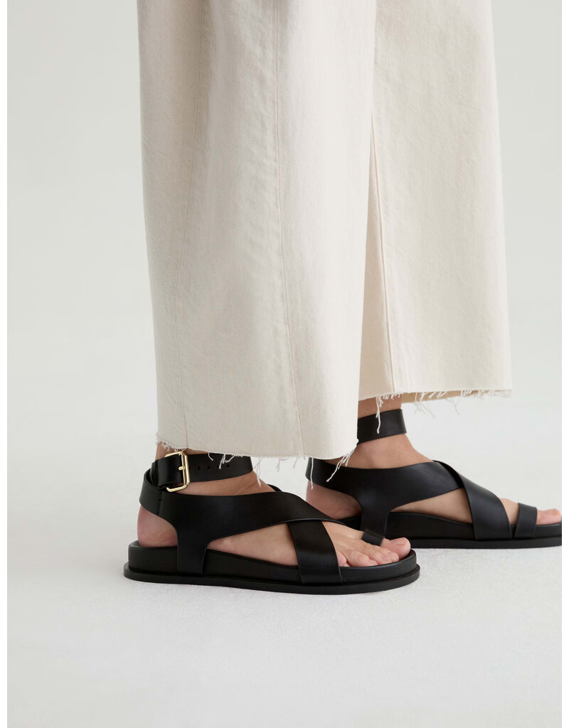 AG JEANS Hattie Barrel Crop