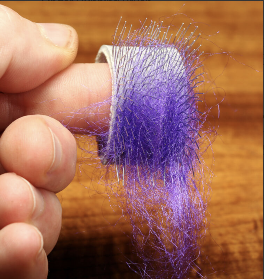 Hareline Dubbin Hareline Finger Dubbing Brush