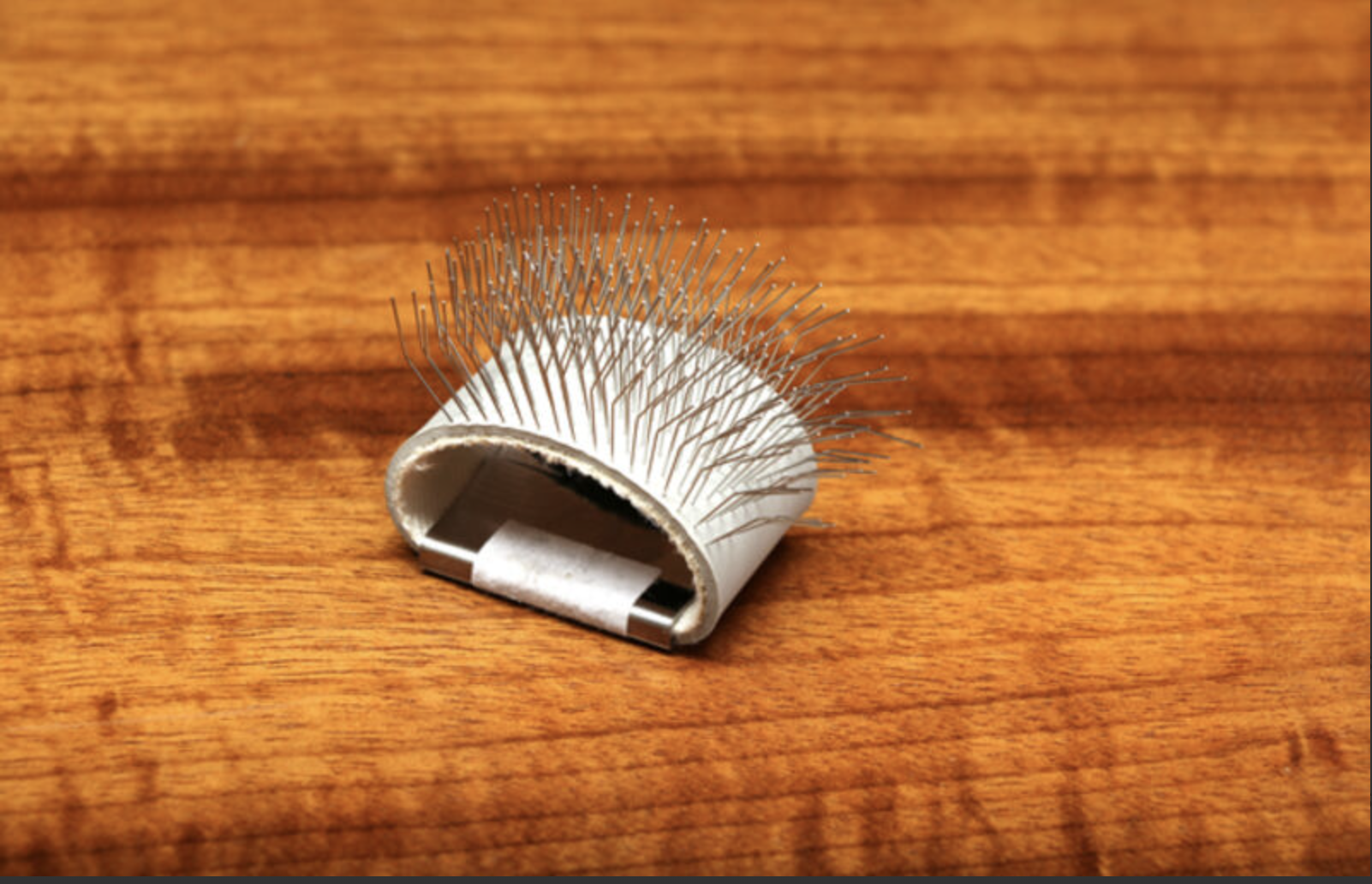 Hareline Dubbin Hareline Finger Dubbing Brush