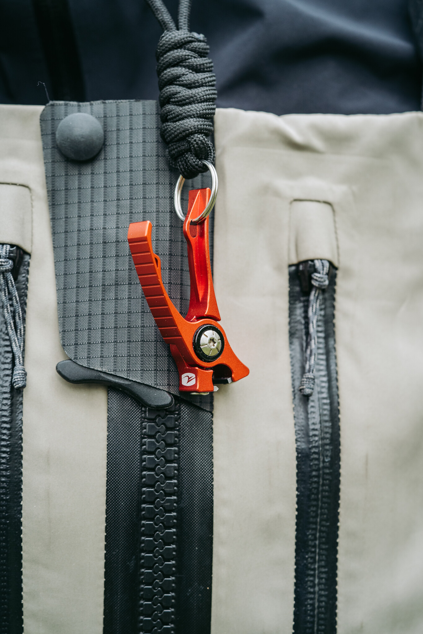 Umpqua Feather Merchants Umpqua RiverRun Nipper w/ Lanyard