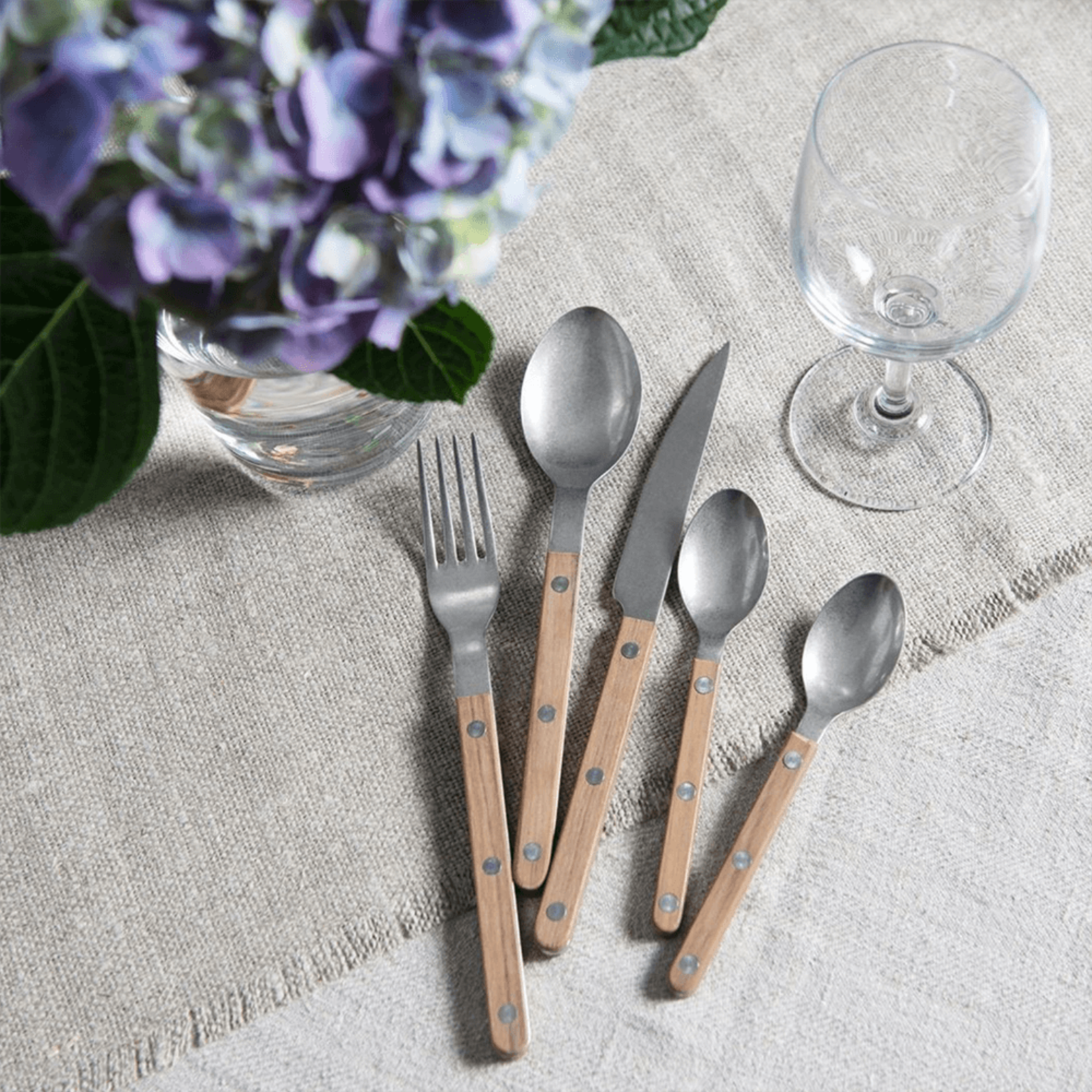 Sabre Bistro Vintage Teak — 5 pc Place Setting