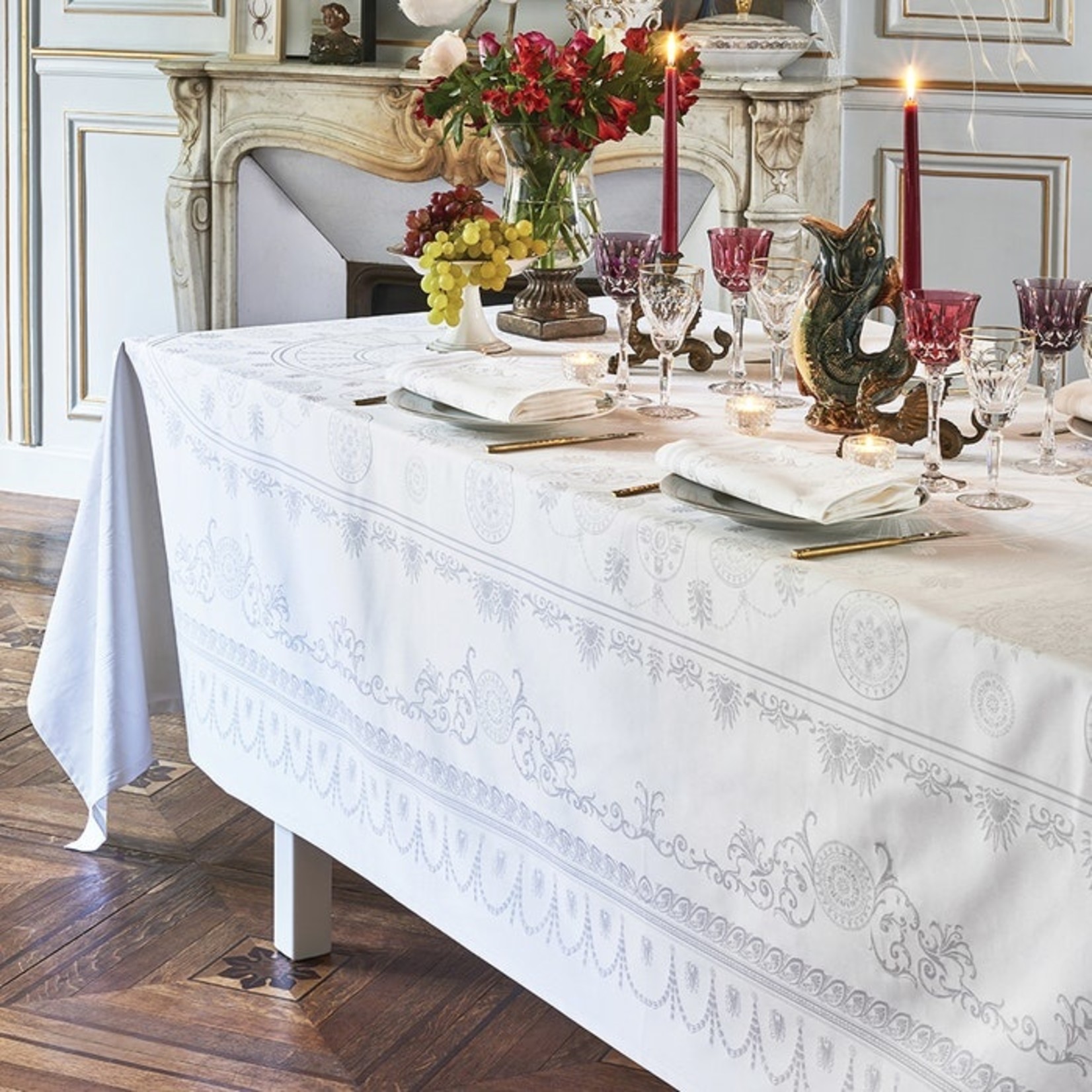Garnier-Thiebaut Eloise Diamant Tablecloth, Round 96