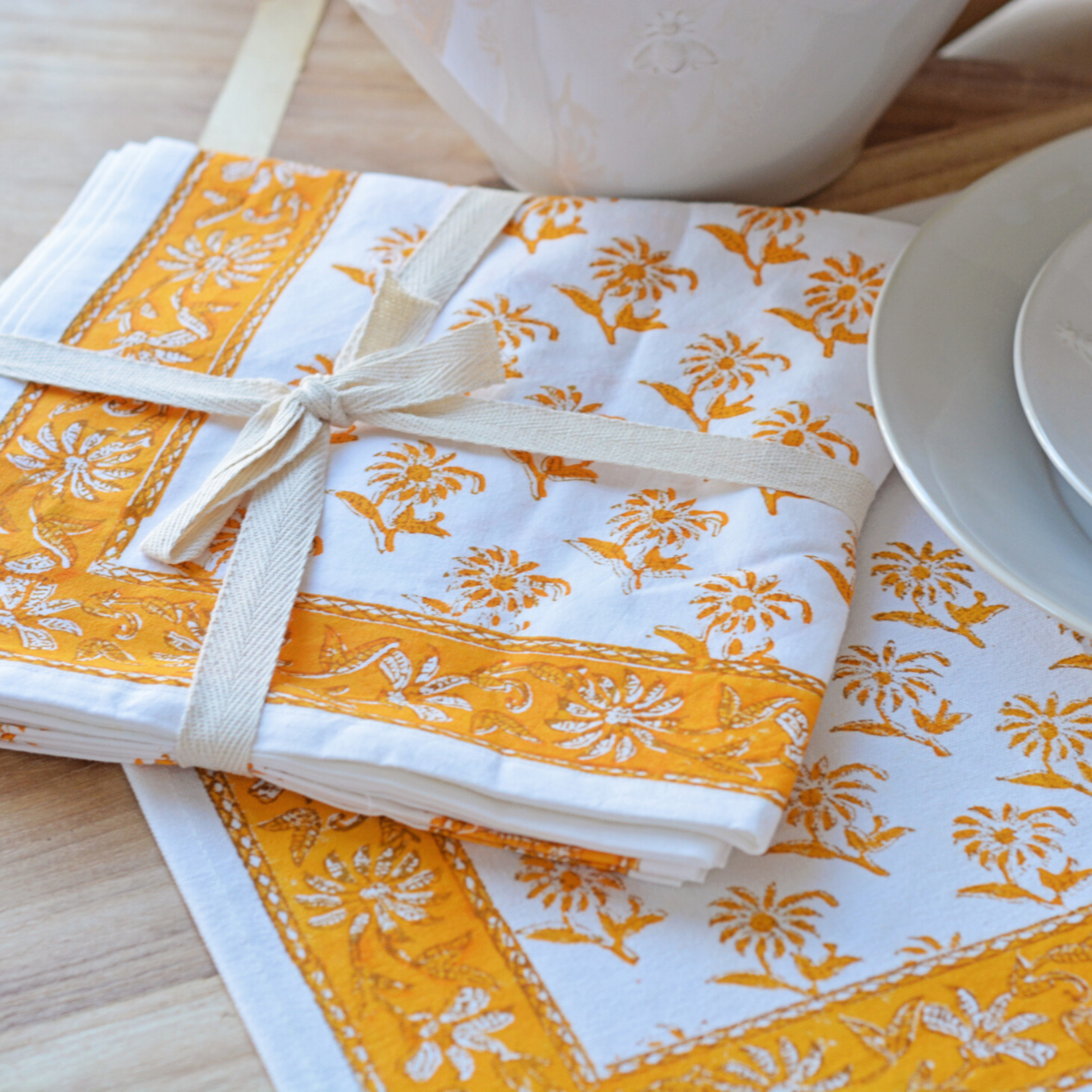 Demi Floral Tablecloth