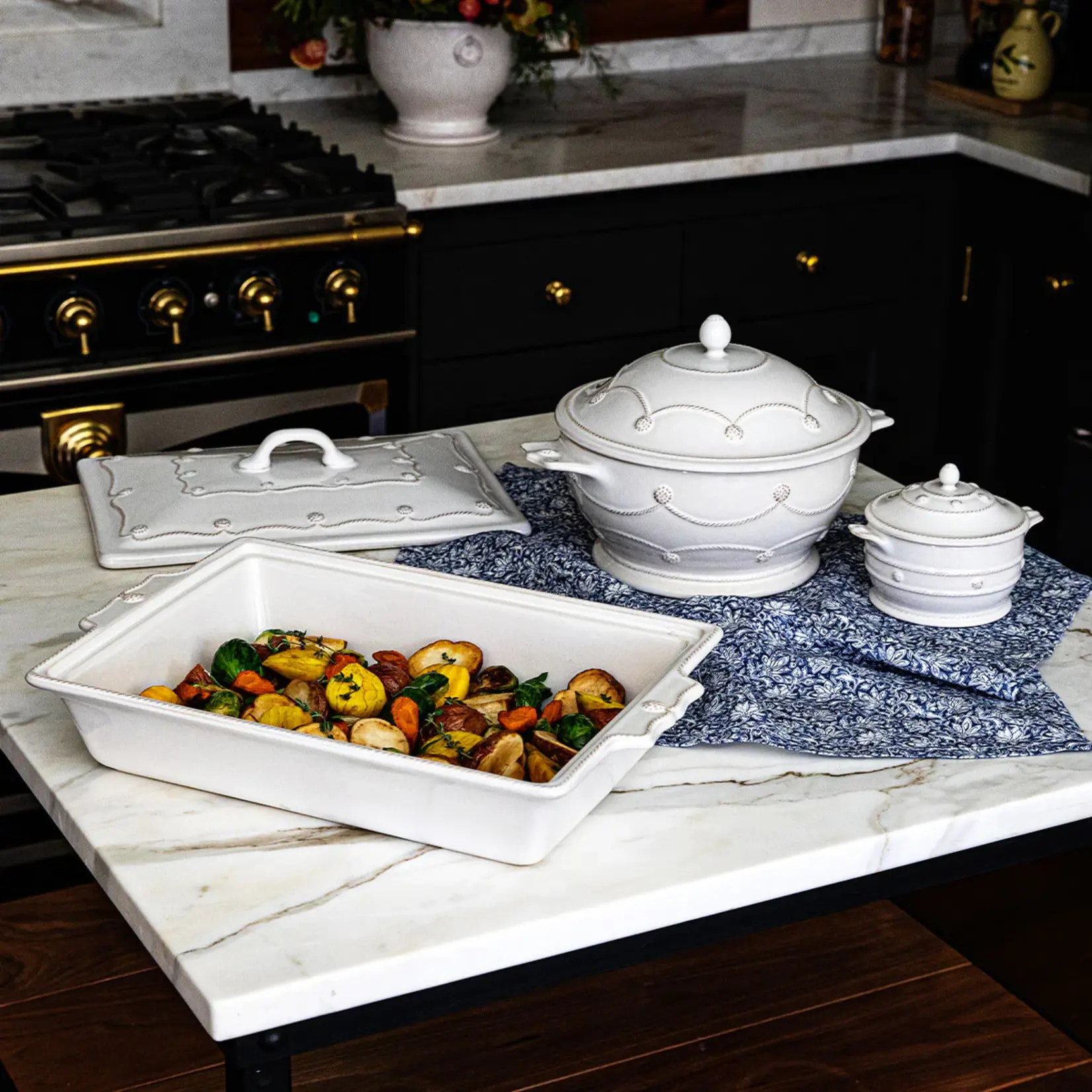 Juliska JULISKA Berry & Thread Lidded 13" Rectangular Baker- Whitewash