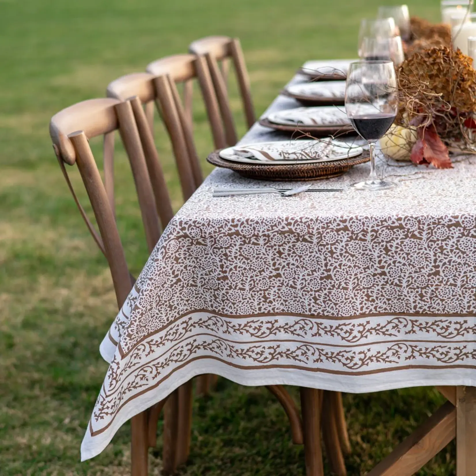 Pomegranate POMEGRANATE Tapestry Dark Chocolate Tablecloth