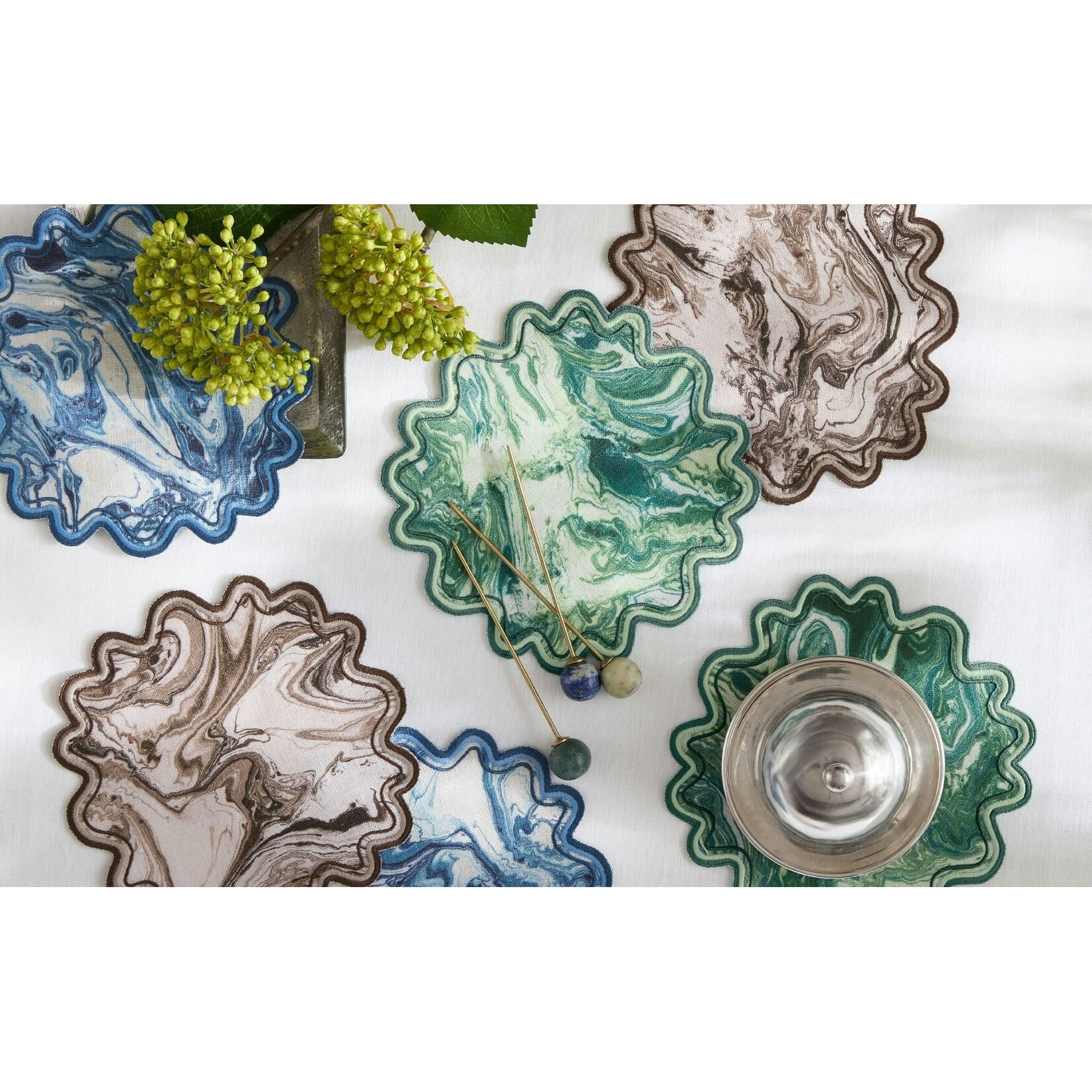 Matouk MATOUK Balthazar Linen Round Cocktail Napkins - Boxed Set of 4 Emerald