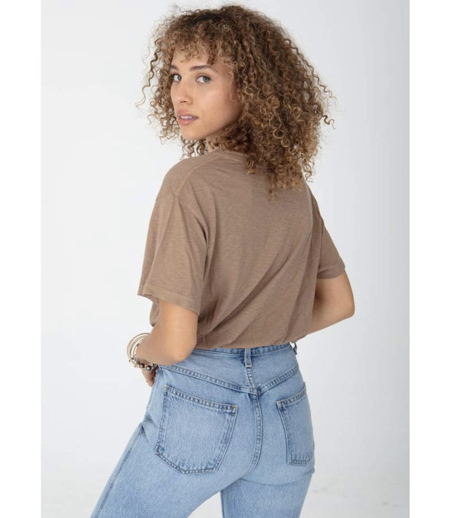 STILLWATER CROP BOYFRIEND TEE ELASTIC