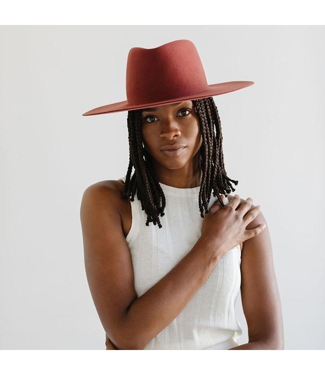 GIGI PIP DAKOTA TRIANGLE CROWN