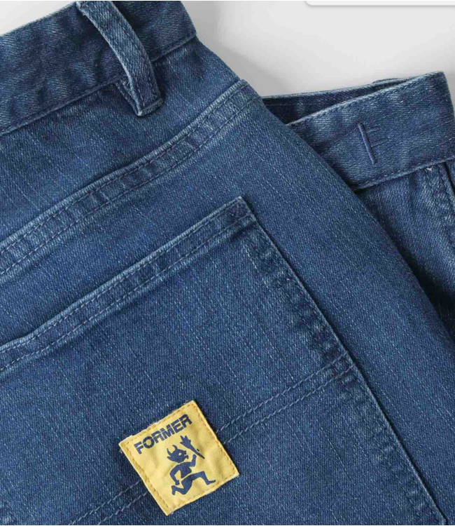 FORMER REYNOLDS DISTEND JEAN