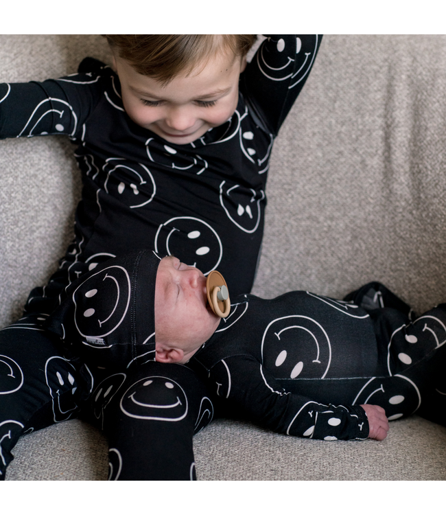 PIP + PHEE FOOTED SLEEPER BLK SMILE