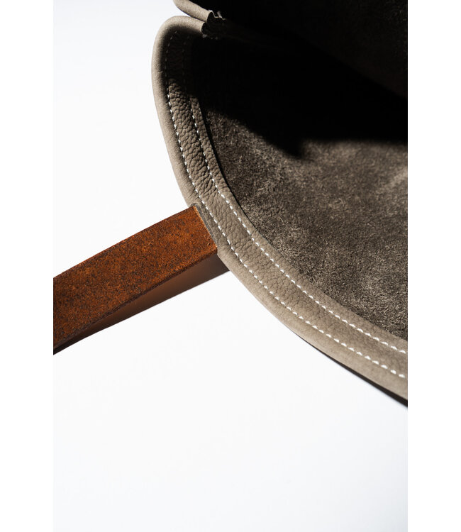 BIRDBONES Handmade Leather Tote The Fort