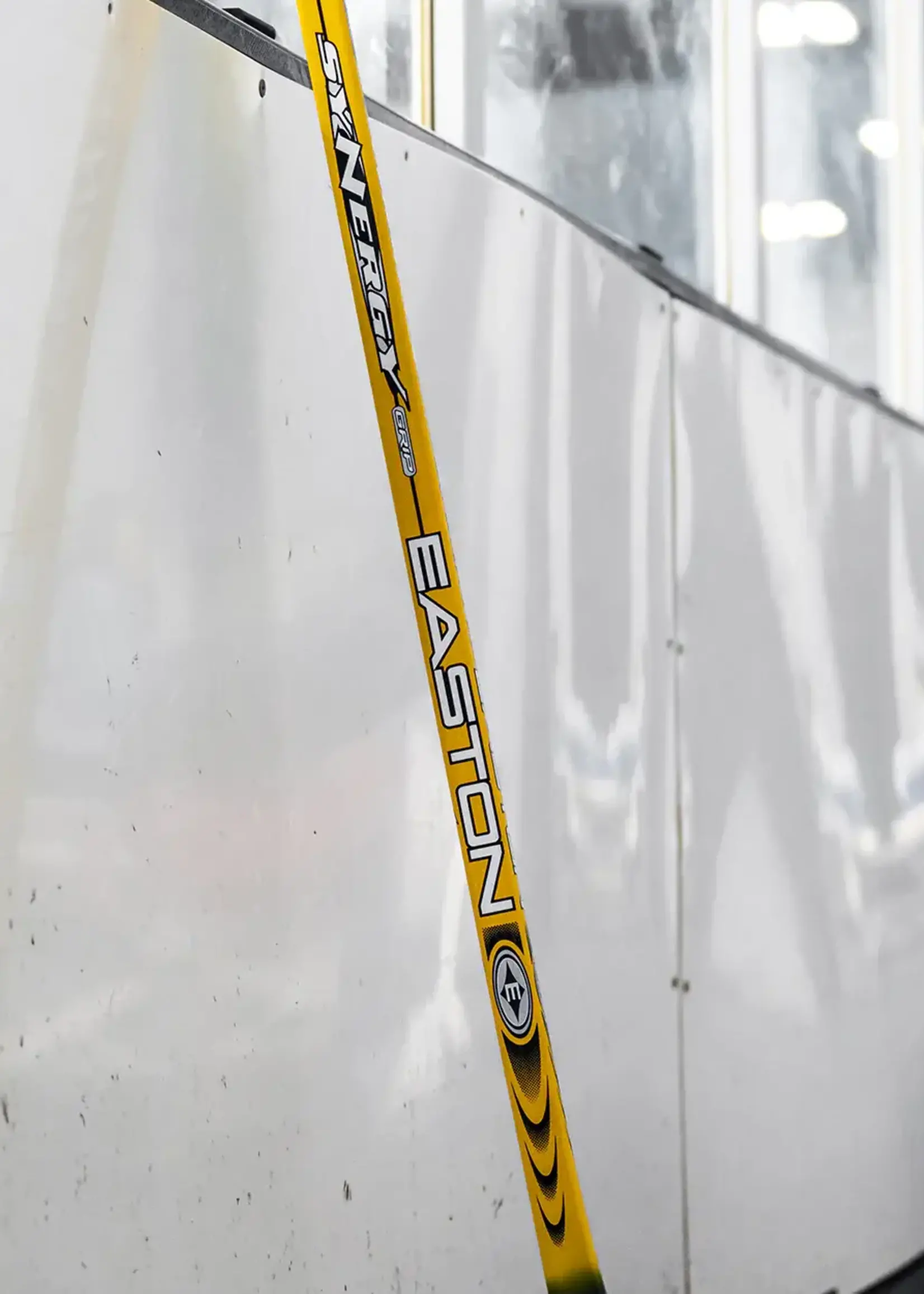 2023 Easton Synergy Hockey Stick, Grip, Yellow, P92 - Perfect Edge