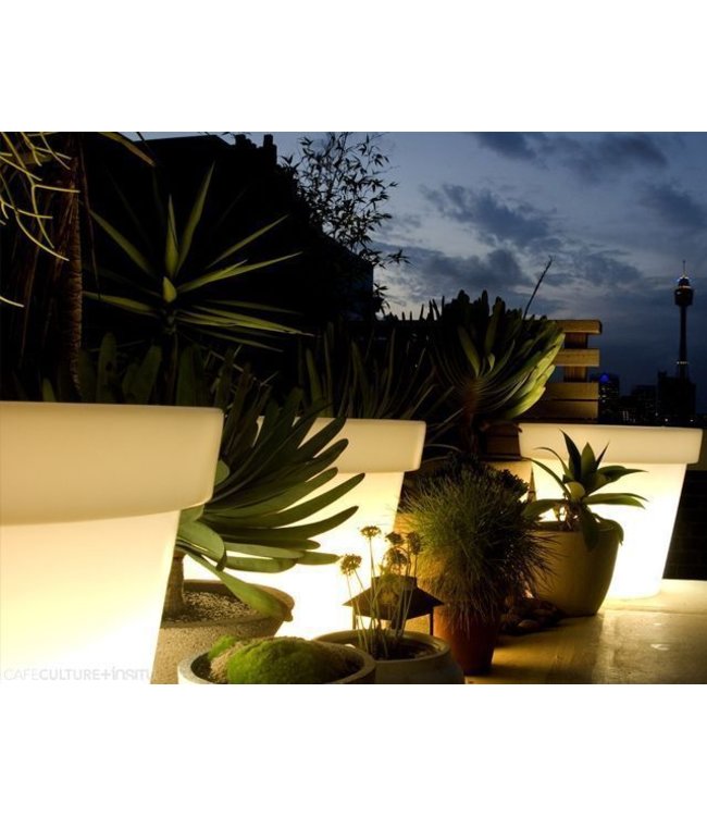 Kaufmann Planter with lighting