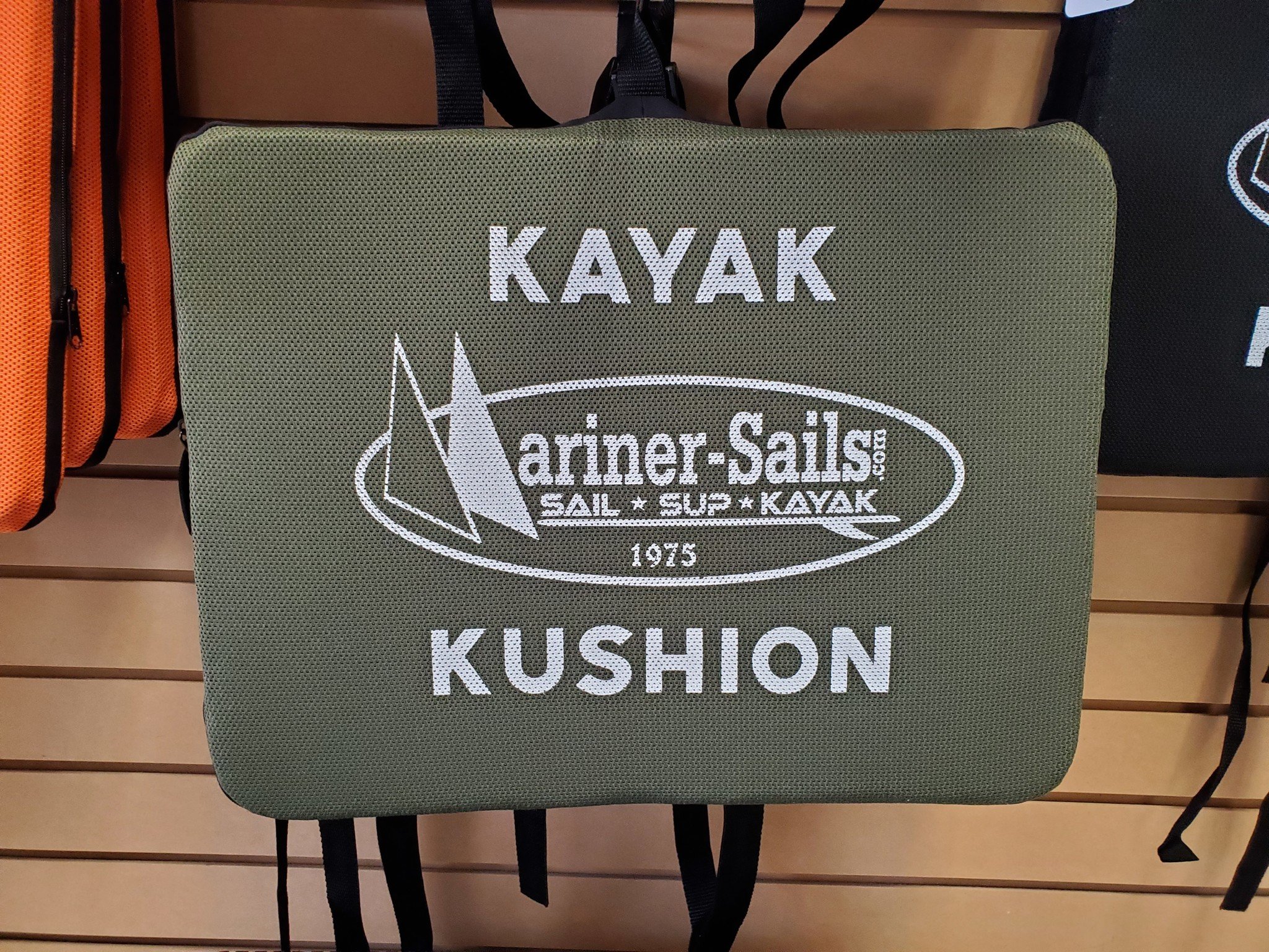 https://cdn.shoplightspeed.com/shops/609908/files/36224373/kayak-kushion-original-kayak-kushion.jpg